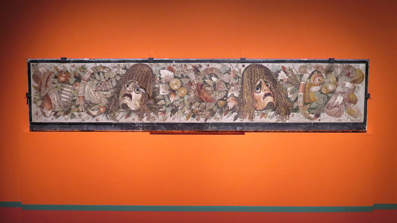 《葉綱と悲劇の仮面》前２世紀末、モザイク、ナポリ国立考古学博物館蔵。