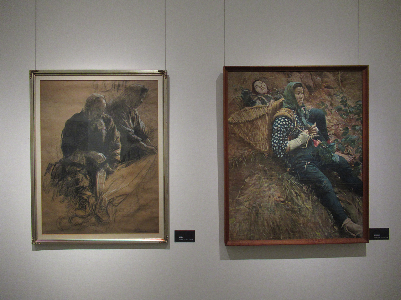 玉井力三　「網繕ひ」　クロッキー　84.3×61.5㎝　1960年代　（左）、「椿咲く頃」　油彩、キャンバス　87×69.8㎝　1950年代　（右）