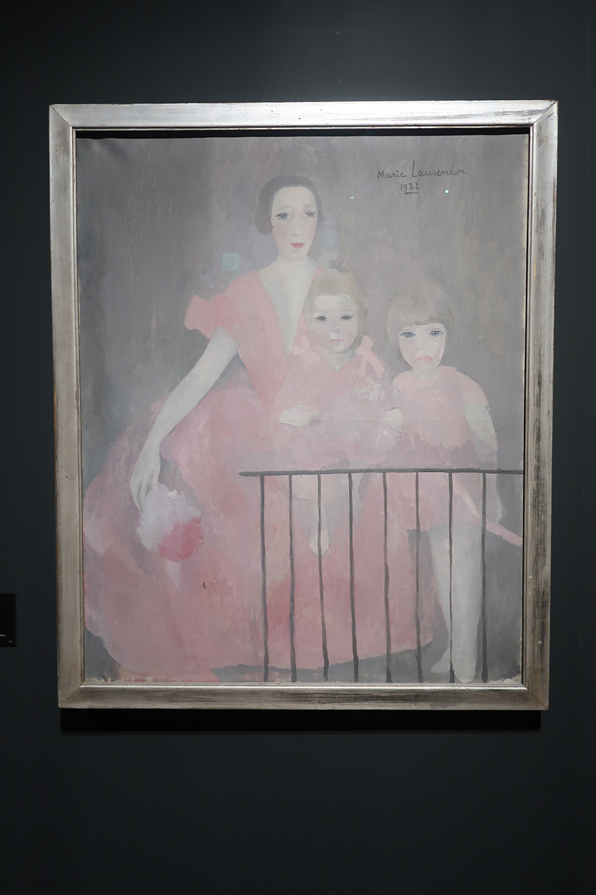 マリー・ローランサン《ニコル・グルーと二人の娘、ブノワットとマリオン》 1922年　マリー・ローランサン美術館