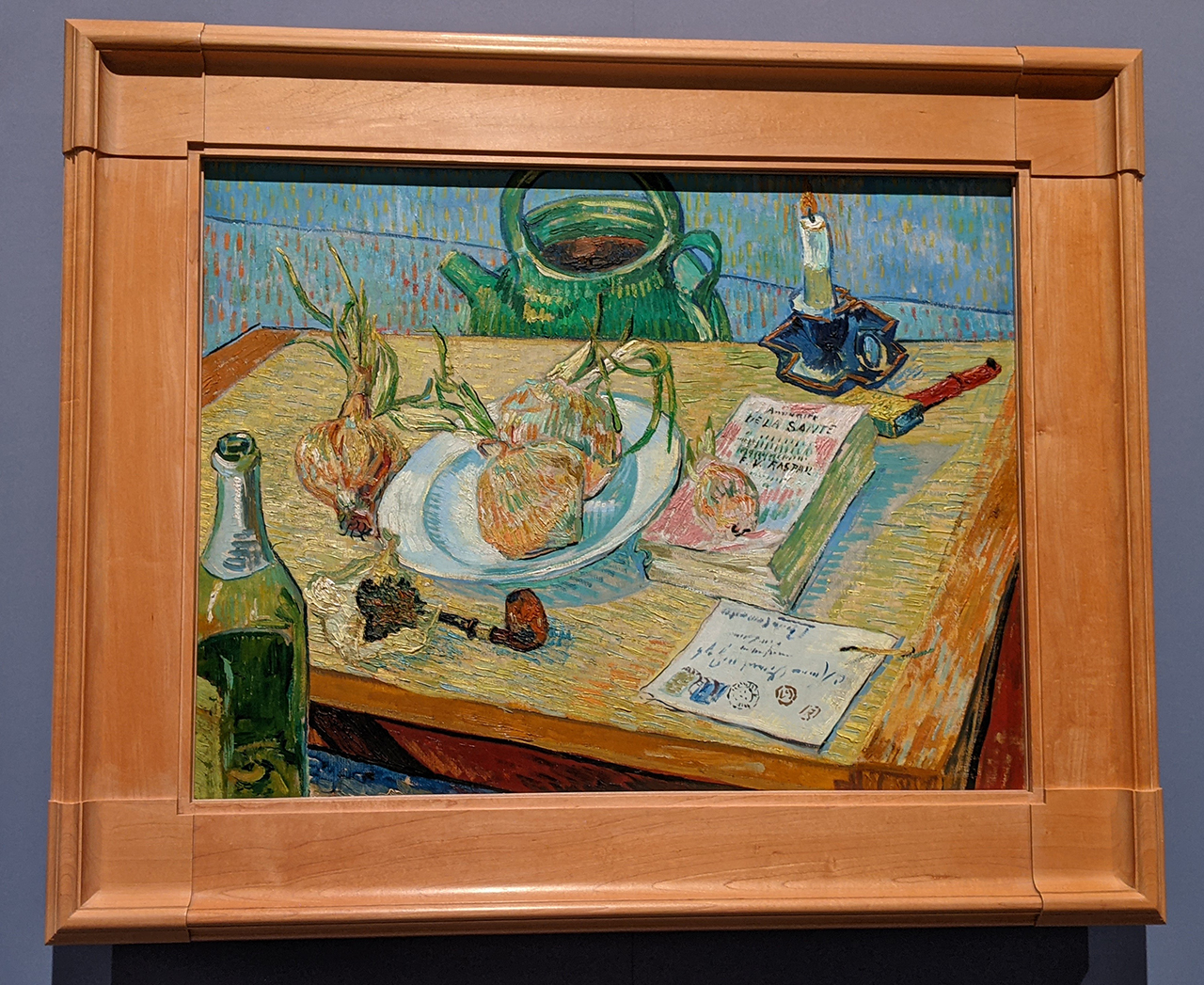 《皿とタマネギのある静物》1889年 クレラー=ミュラー美術館、オッテルロー © 2023 Collection Kröller-Müller Museum, Otterlo, the Netherlands 以上、全てフィンセント・ファン・ゴッホ 油彩/キャンヴァス